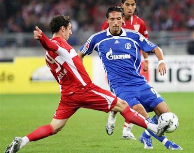 利兹联凭借 利兹联凭借